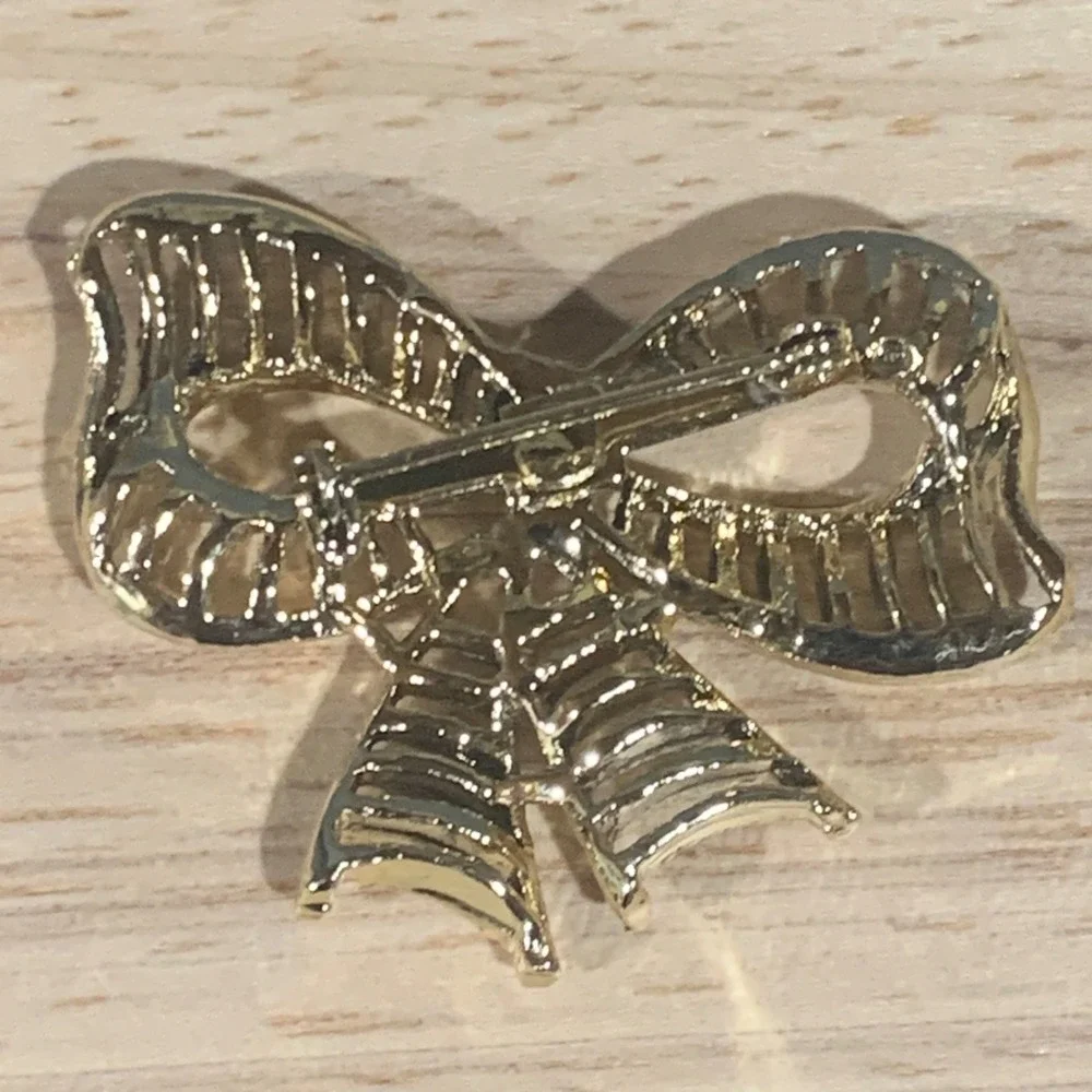 Vintage Style Gold Tone Textured Bow Brooch Pin Feminine Ribbon‎ Lapel Accessory